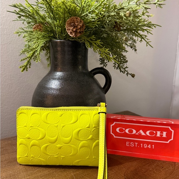 Coach Signature Neon Green Wristlet - Picture 2 of 8